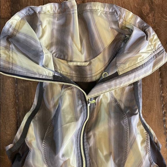 Lululemon Run Reflection Vest - Picture 4 of 4